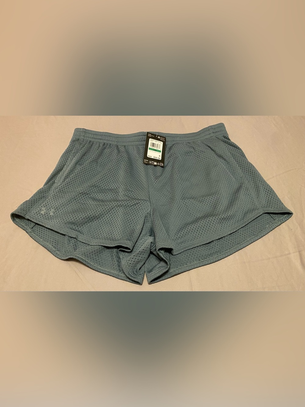Under Armour Loose Fit Shorts Size Large Women’s New With Tags